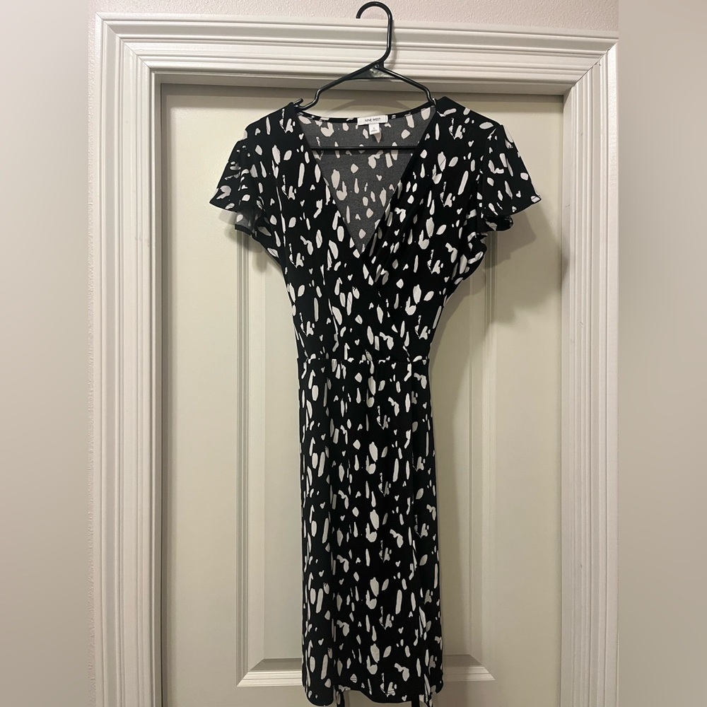 Nine West Black and White Sheath Midi Dress with Flutter Sleeves